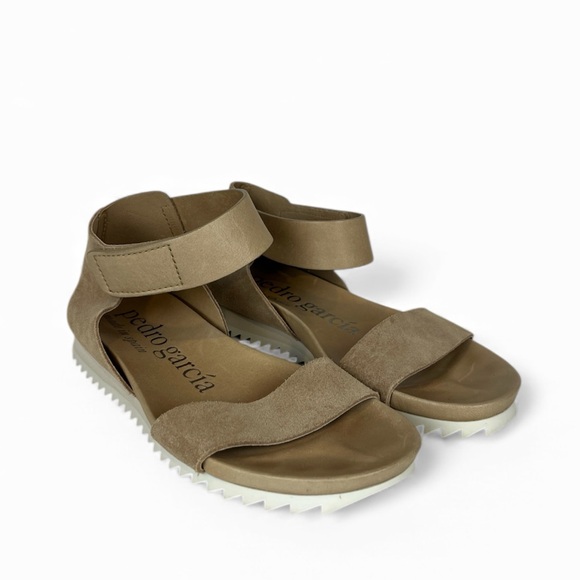 Pedro Garcia Women's Tan Suede Sandals SZ 36.5 or 6.5 - Picture 2 of 7